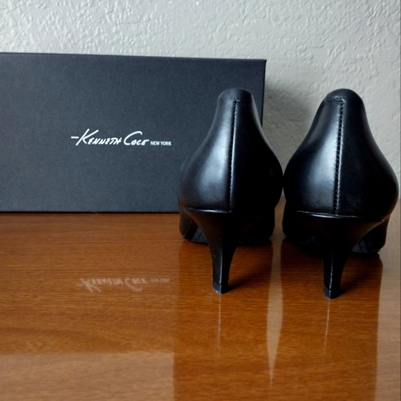Women's Kenneth Cole Mirror Me Kitten Heeled Pumps - Picture 4 of 9